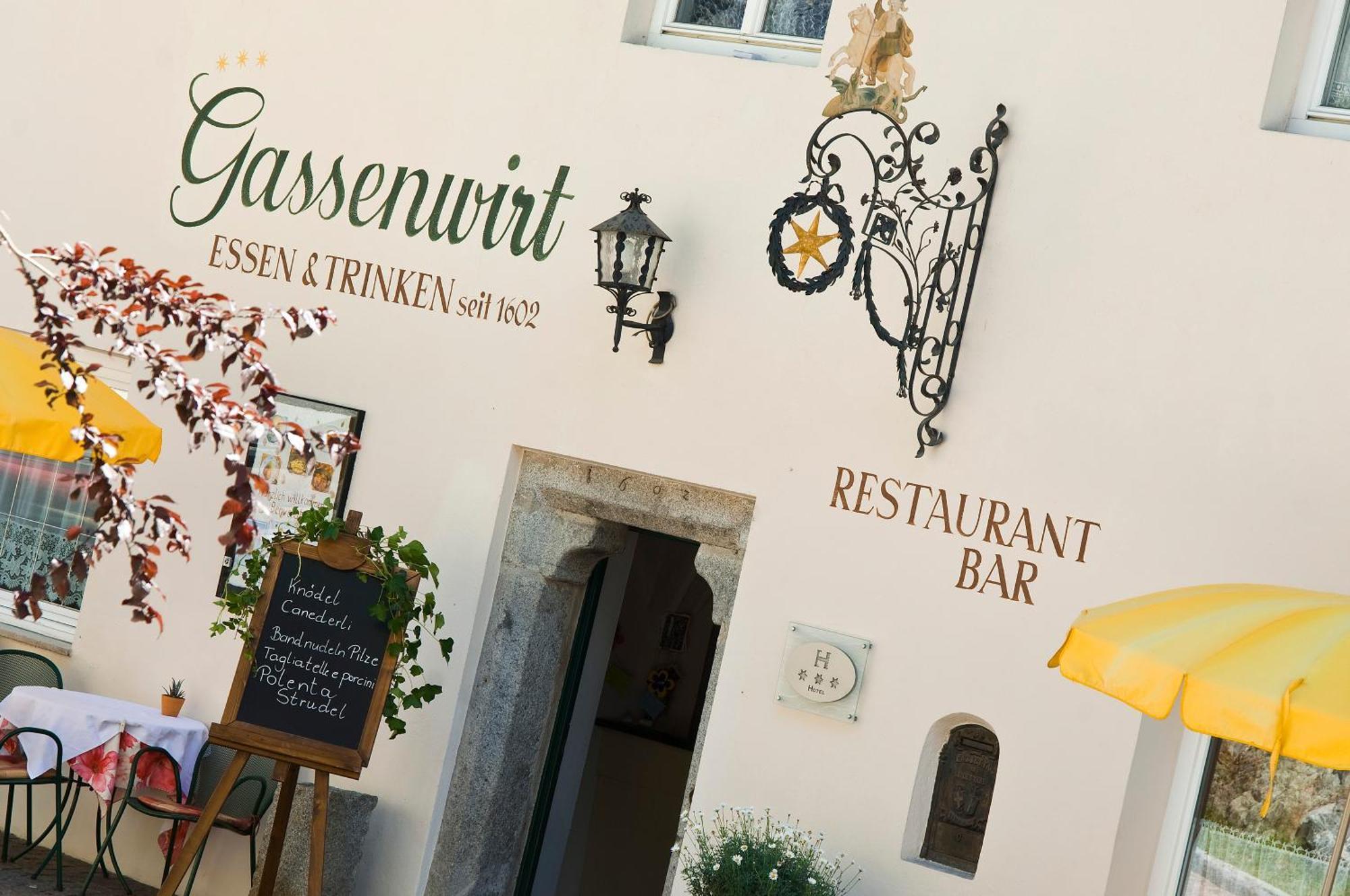 Hotel Gassenwirt Chienes Exteriör bild